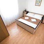 Juric 아파트 비르