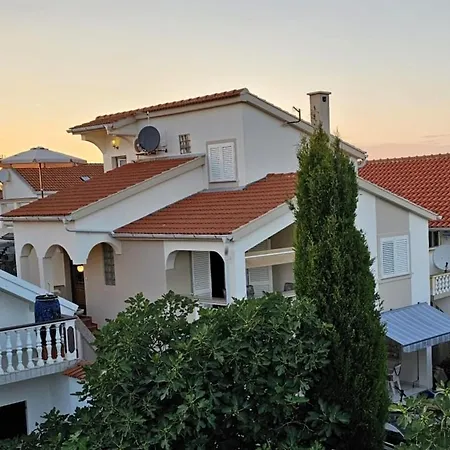 Juric Apartment Vir